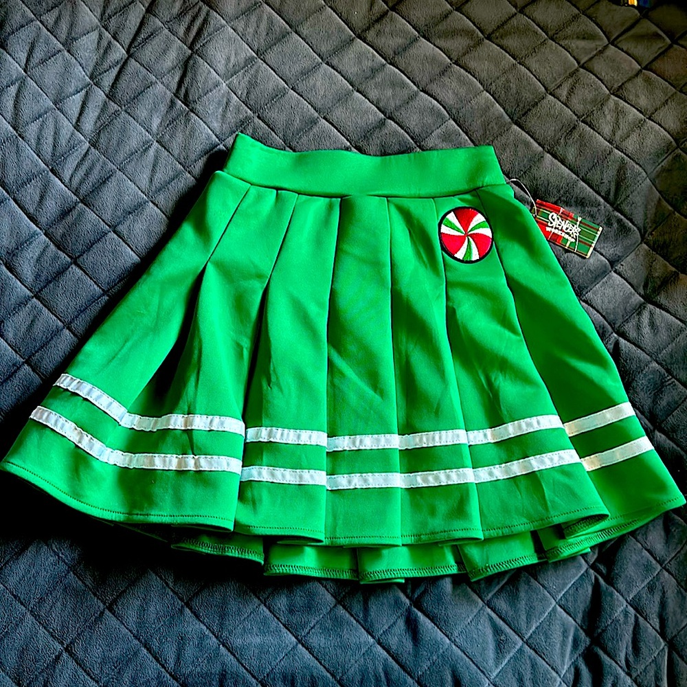 NWT | Spencer’s Workshop Holiday Green and White Mini Skirt | Size:S